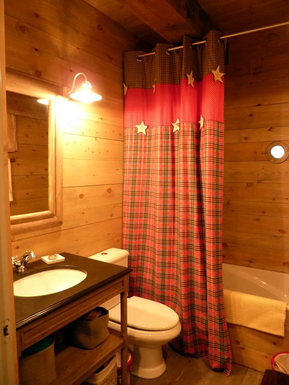 Villa La Borda del Zarrastiecho Sallent de Gállego Habitación foto
